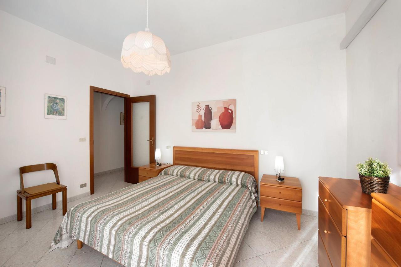 Appartamento Trilocale Mazzini con 2 balconi Varazze Esterno foto
