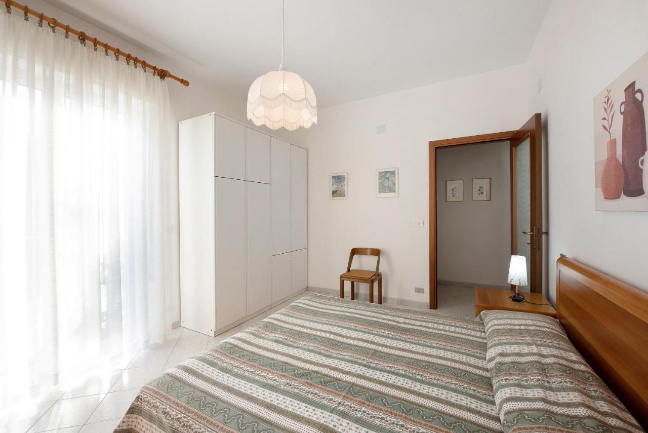 Appartamento Trilocale Mazzini con 2 balconi Varazze Esterno foto