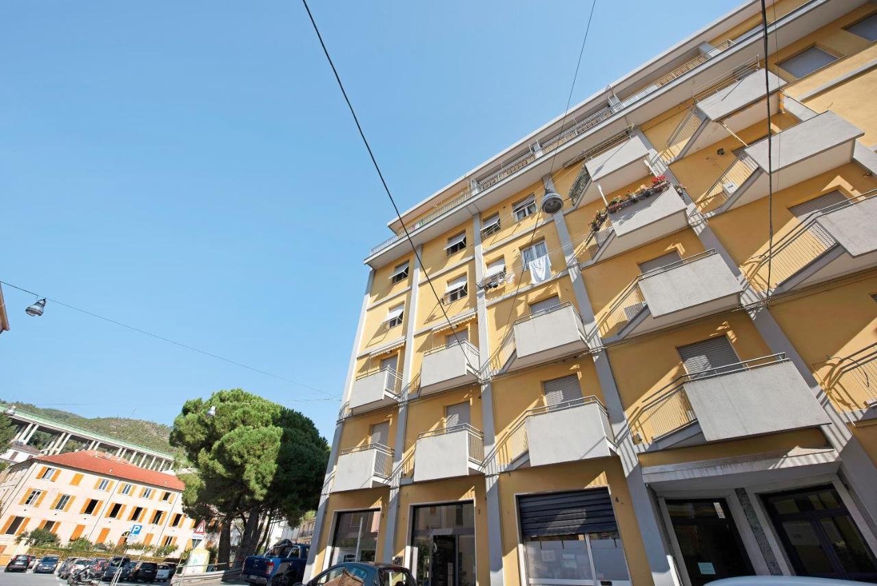 Appartamento Trilocale Mazzini con 2 balconi Varazze Esterno foto